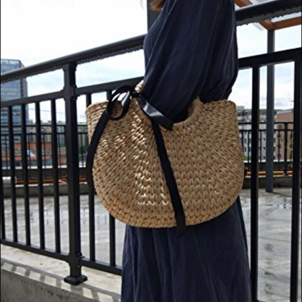 Half moon Woven Straw Tote Bag - Picture 2 of 8